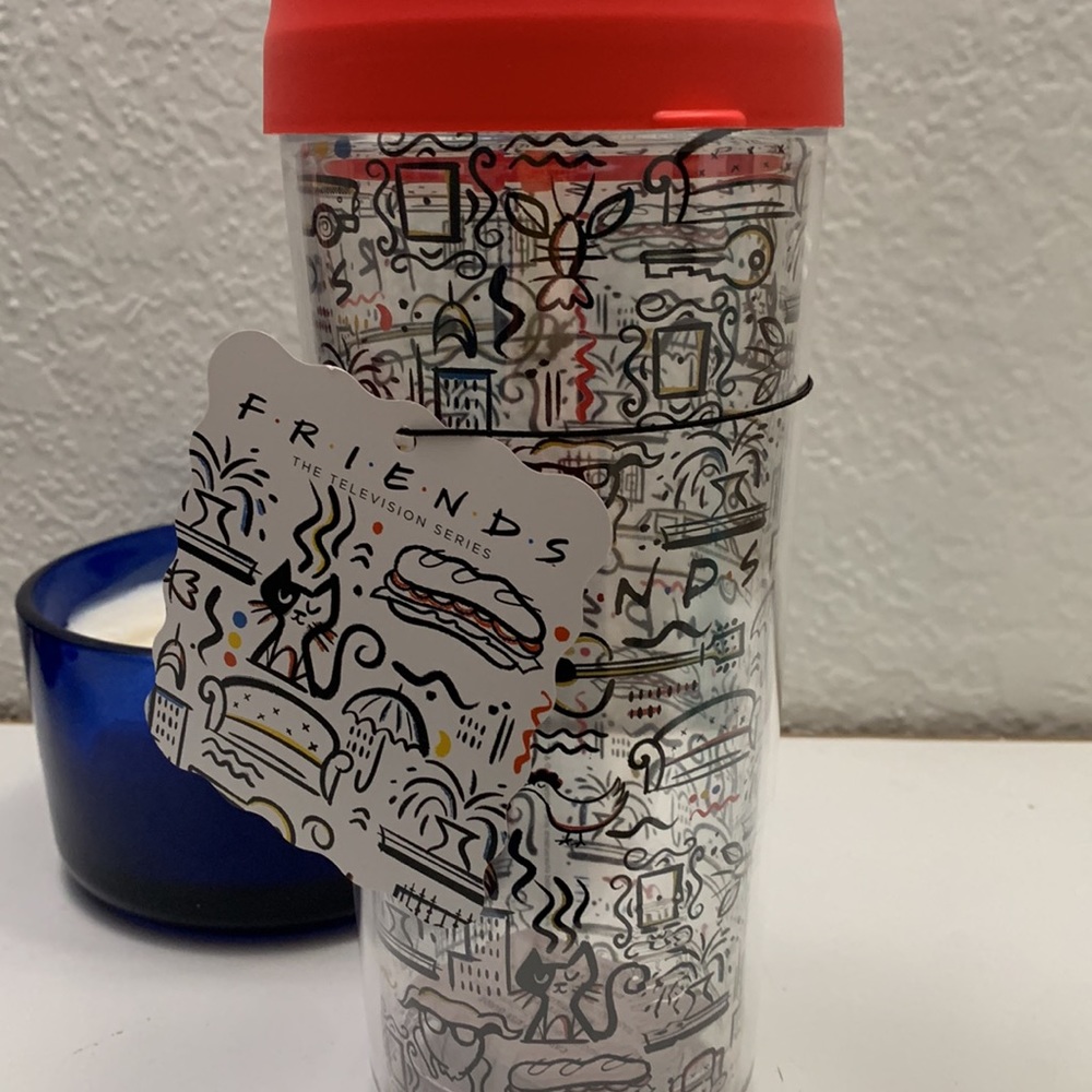 BNWT 24oz Friends tumbler